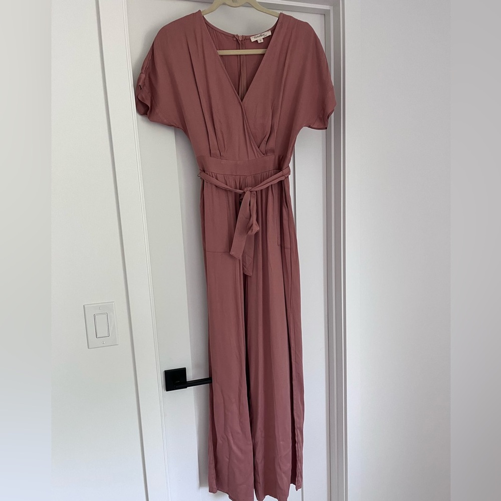 Flowy jumpsuit with pockets! Size S